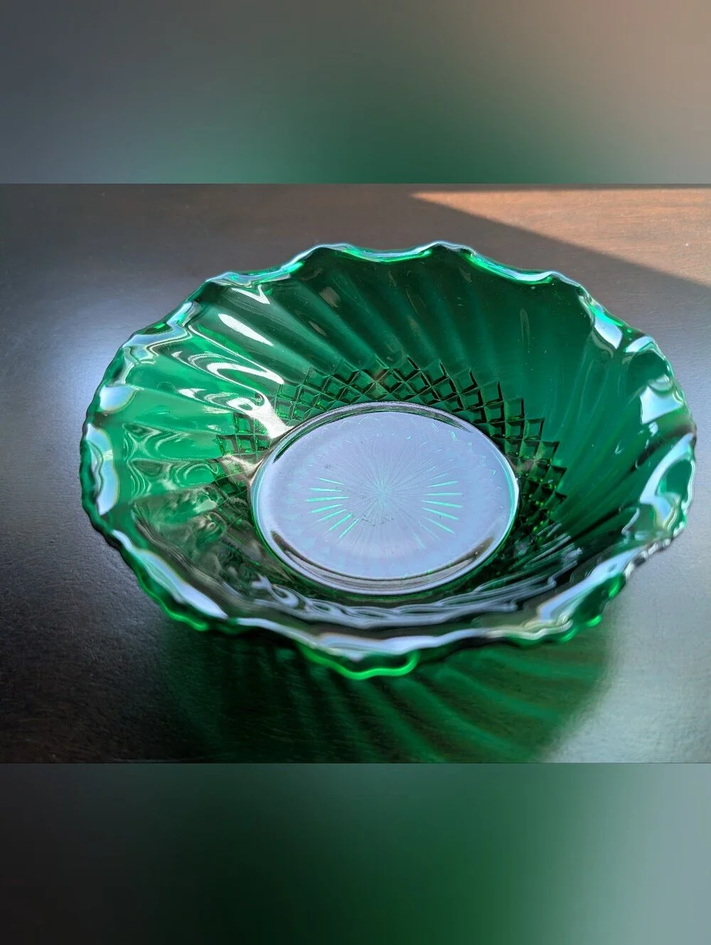 Vintage Anchor Hocking Forest Green Diamond Swirl Glass Bowl 6.5 In Ruffle Edge